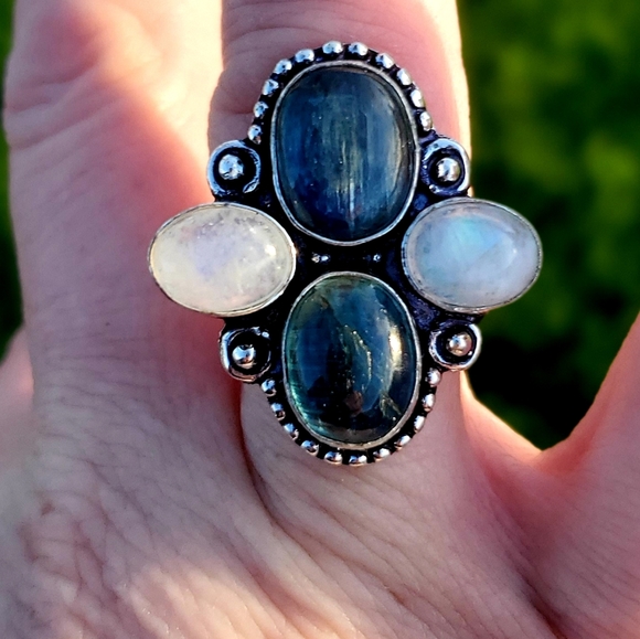 ***Sale*** New Kyanite & Rainbow Moonstone 925 Silver Ring. - Picture 5 of 8